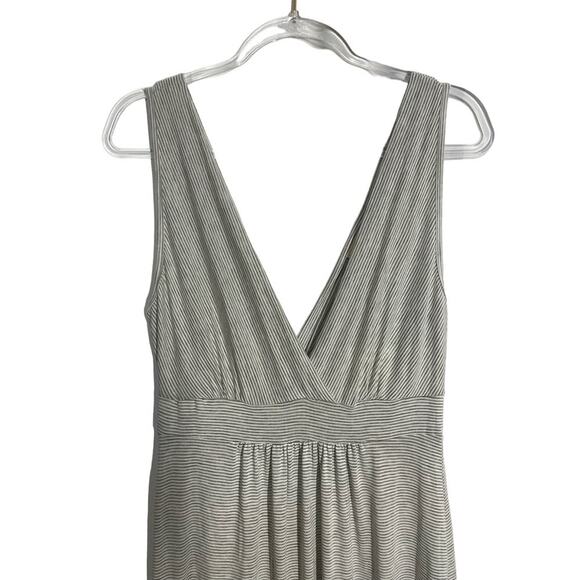 Roller Coaster Striped V-neck Maxi Dress Size Large NEW (flaw) Grey White - Picture 2 of 7